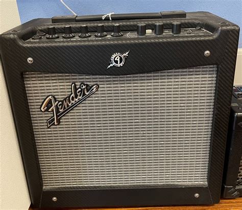 fender mustang 1 used.